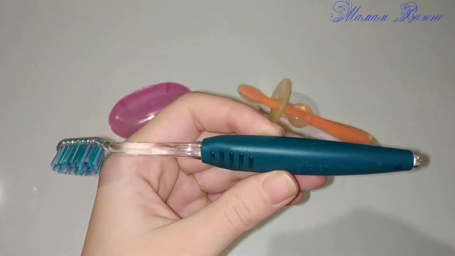 Как чистить зубы ребенку? Обзор аксессуаров смотреть онлайн