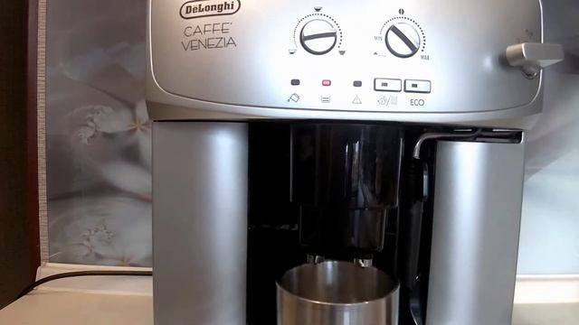 DeLonghi ESAM 2200 Venezia СЛОМАЛАСЬ! Ремонтируем сами. DeLonghi ESAM 2200 Venezia BROKE! Repair.