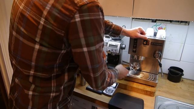 Rhinowares hand coffee grinder review смотреть онлайн