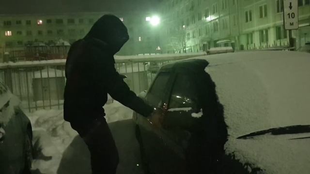 Легкий способ открыть примерзшую дверь авто смотреть онлайн