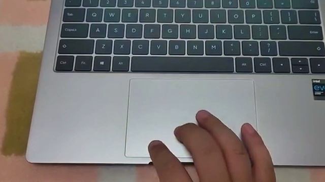 Realme Book First Look смотреть онлайн