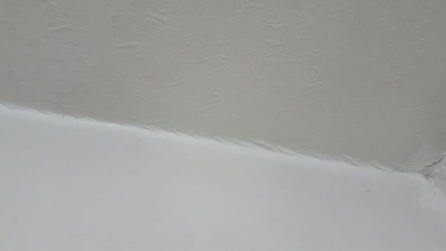 Stripping stubborn wallpaper from a ceiling (episode 1) смотреть онлайн