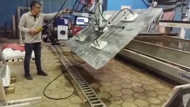 Вакуумный подъемник для камня (каменных слэбов и заготовок) до 350 кг. Работа от пневматики. Наклон смотреть онлайн