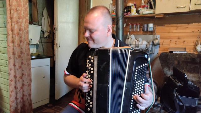 От всей Души на баяне играет Павел Сивков. Композиция "Светят звёзды" из репертуара Н. Кадышевой. смотреть онлайн