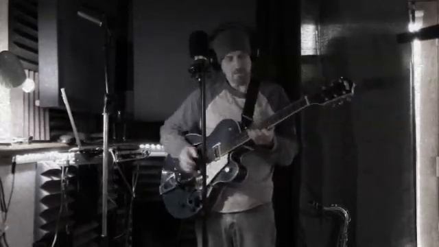 MXL R40 Ribbon Microphone Demonstration (and Gretsch Filtertron pups) смотреть онлайн
