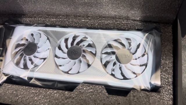 Unboxing GIGABYTES RTX 4060 AERO OC 8GB in 2023! смотреть онлайн