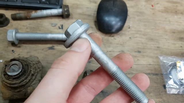 VAUXHALL INSIGNIA | BROKEN REAR/LOWER CAMBER ARM | Fitting a replacement смотреть онлайн