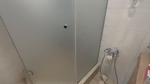 Стеклянная душевая перегородка трапеция М11 от БЕРУСТЕКЛО смотреть онлайн