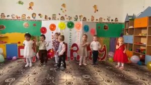 Младшая группа. Танец "Полечка для мамочки"