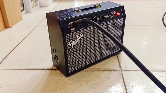 Fender Mini 65 Twin Amp. Gain sound quality. смотреть онлайн