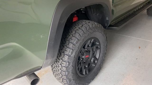 Toyota Tacoma TRD off-road / which wheels ? do you prefer trd pro Tacoma or TRD Pro 4Runner wheels смотреть онлайн