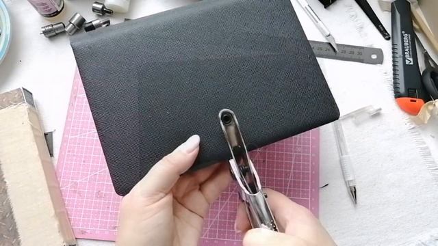 как вшить хлястик на обложку без утолщения на форзаце. смотреть онлайн