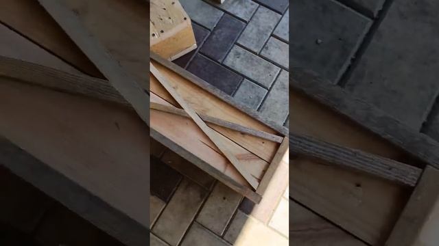 Сделала ящики для цветов из старых досок. #diy #домикнаюге #изгородавдеревню #ящикдляцветов смотреть онлайн