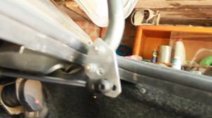 Багажник падает на спину? Вот решение. Газовые амортизаторы вместо торсионов. ВАЗ 2115