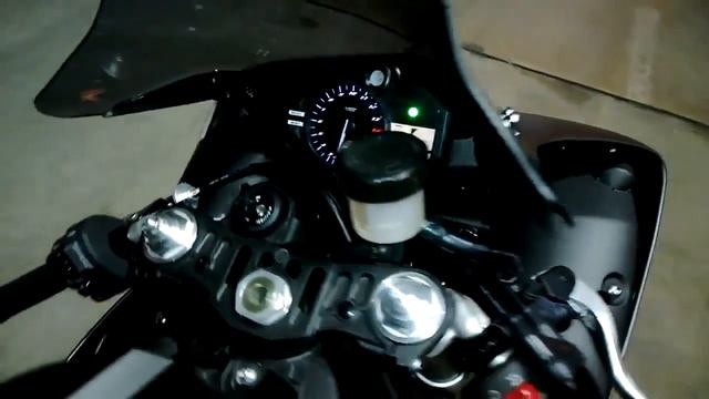 YAMAHA R1 Top Speed 300Km - h смотреть онлайн