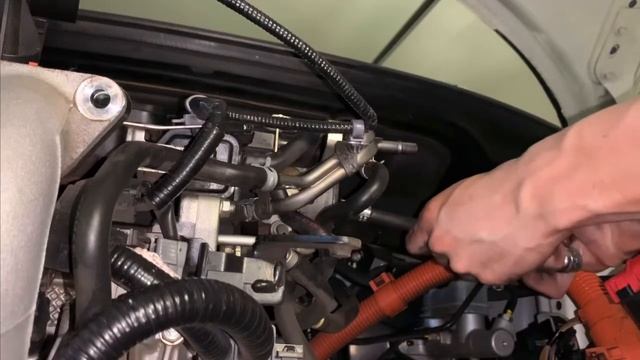 Honda CR-Z valve adjustment PART 1 смотреть онлайн