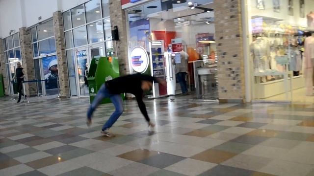 Скользкий пол Set (команда Free Tricks) трикинг в Смоленске смотреть онлайн