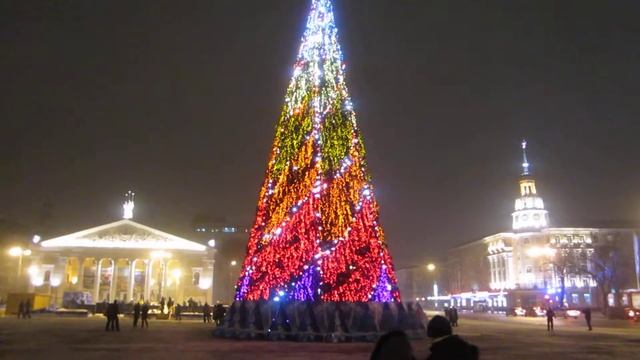 Ёлка Воронеж 2012.MOV смотреть онлайн