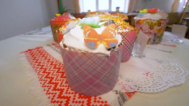 Вкусные новинки к Пасхе приготовил Солигорский хлебозавод смотреть онлайн
