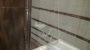 Как установить стеклянную дверцу на ванну. 3 часть