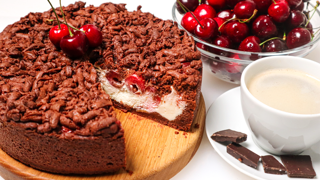 ШОКОЛАДНЫЙ ПЕСОЧНЫЙ ПИРОГ с творогом и черешней в духовке. Рецепт шоколадного пирога с творогом. смотреть онлайн