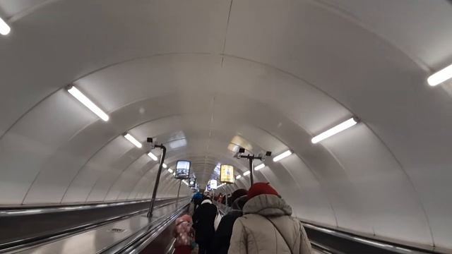 Санкт-Петербург, станция метро Василеостровская смотреть онлайн