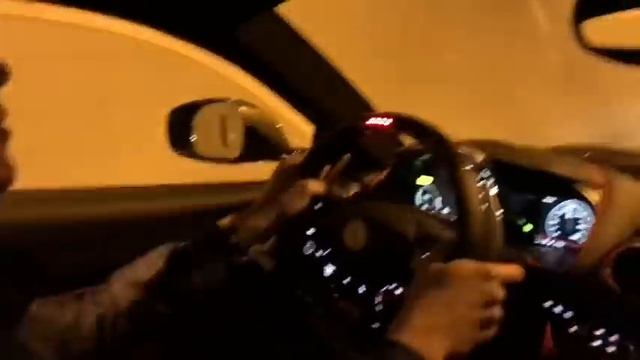 Ferrari 812 Superfast sound смотреть онлайн
