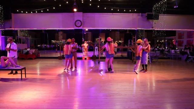 A Salsa Group Performance by Andres Santiago смотреть онлайн