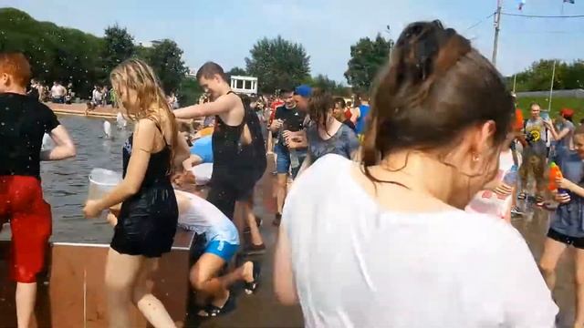 Новый Рубеж - Водная войнушка на Пушкина - Иваново смотреть онлайн
