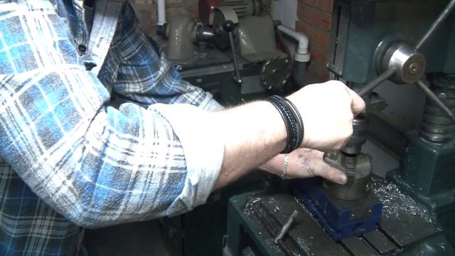 Hyundai Santa Fe двс G6EA 2.7 регулировка клапанов. смотреть онлайн