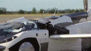 Летающая машина первый в мире — она превращается из автомобиля в самолёт за две минуты.