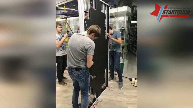 Изготовление и монтаж интерьерных светодиодных экранов для детского ТЦ «Улей» в Москве смотреть онлайн