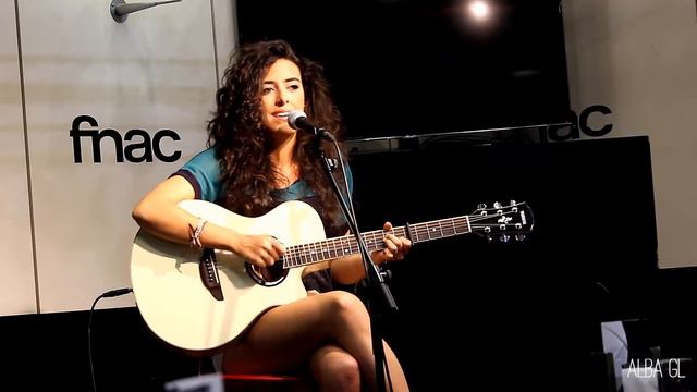 Virginia Elósegui, Te vas - showcase Fnac Alicante (07/06/2015) смотреть онлайн