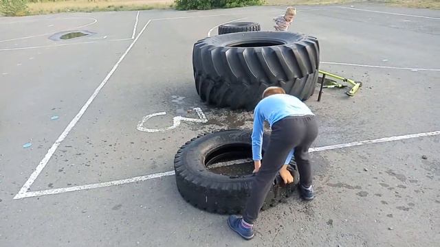 Папа сильно удивлен тому, что может Семён в семь лет смотреть онлайн