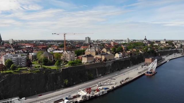 Стокгольм с высоты, летим к острову Сёдермальм смотреть онлайн