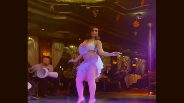Super Gobek Reqsi Gozel Reqqase Belly Dance - Красивая Танцовщица Классно Танцует Танец Живота