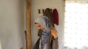 Village life in the mountains of Iran : Daily life of girls in the village