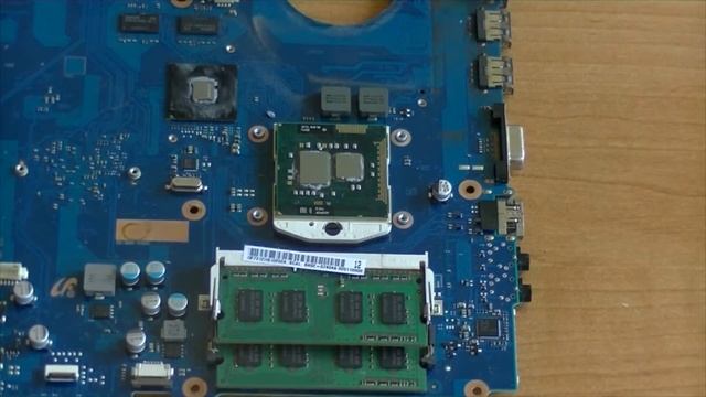 Czyszczenie laptopa Samsung RV511 rozkręcanie, disassembly смотреть онлайн