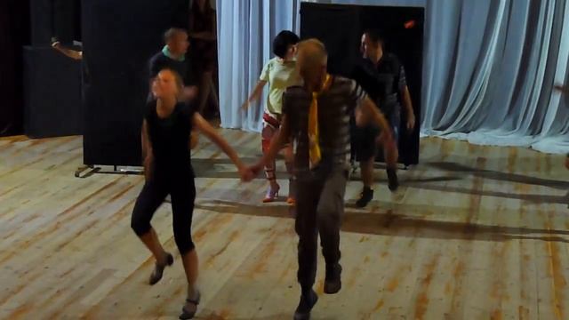 Мариупольский драматический театр. репетиция сказки "Золотой цыпленок". смотреть онлайн