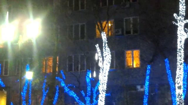 Плачущие деревья в саду "Аквариум" смотреть онлайн