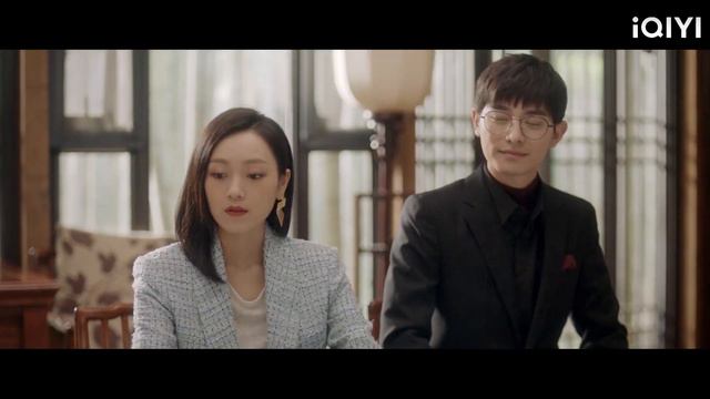 พวกเขาไม่รู้เลยว่าหญิงสาวที่ดื่มน้ำตรงมุมโต๊ะอาหารนั้นแท้จริงแล้วคือแฟนสาวของซีอีโอมหาเศรษฐี! смотреть онлайн