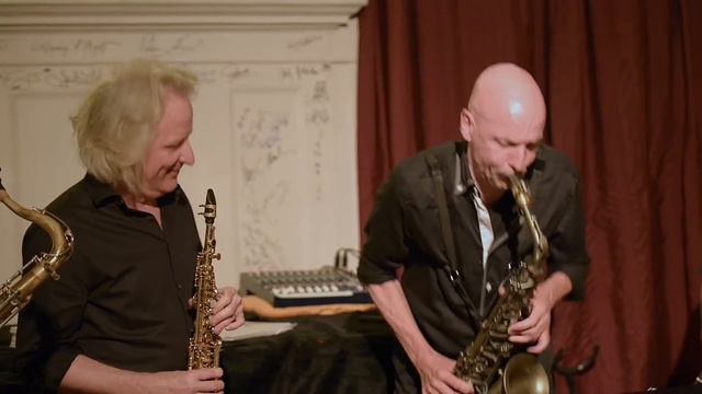2017 FineFones Saxophone Quartet, Bb-Flat-A-Loogoo (015) смотреть онлайн