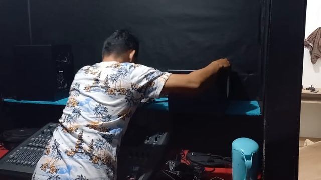 Unboxing Yamaha HS8 смотреть онлайн