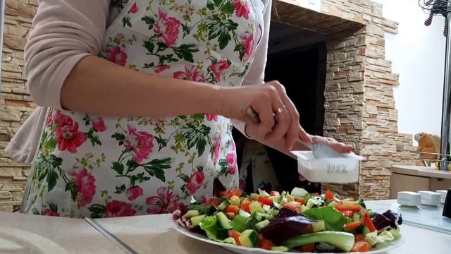 Свежий салат 🥗 с красной рыбой на праздничный стол, на новый год 👍😋 смотреть онлайн