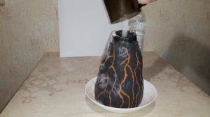 вулкан из пластилина