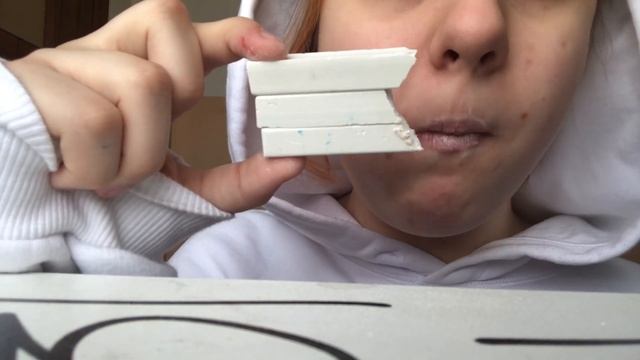 Мел. Канцелярский мел. Сухой мел.