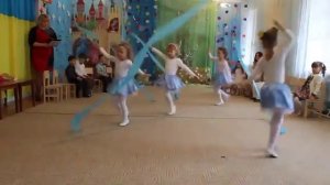 Танец с лентами София Витюк