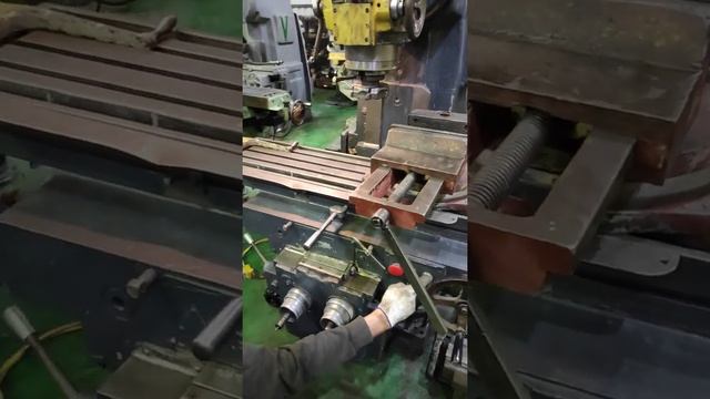 6р12 Вертикальный фрезерный станок. Видео в работе смотреть онлайн