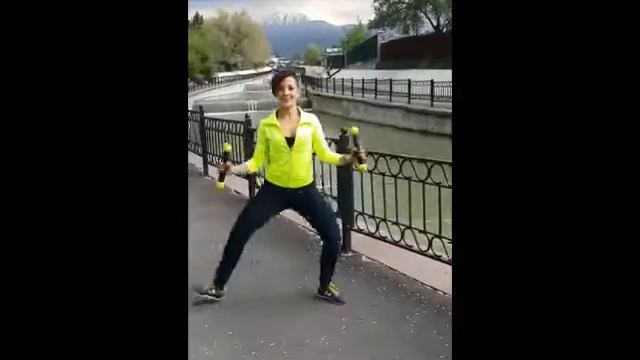 Zumba Toning with Amina Kadlets (ZIN) смотреть онлайн