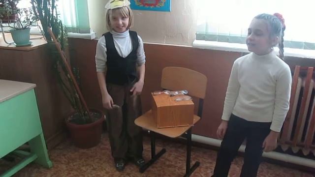 Страна читающая — «Творческий кружок "Лучики"» читает произведение «Мартышка и очки» И. А. Крылова смотреть онлайн